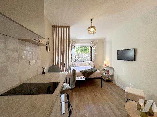 CANNES, Résidence GALLIA. Studio de 13m² en bon état vendue meublée.