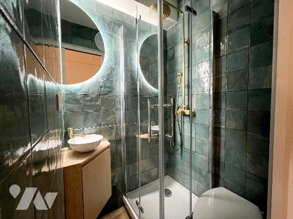 CANNES, Résidence GALLIA. Studio de 13m² en bon état vendue meublée.