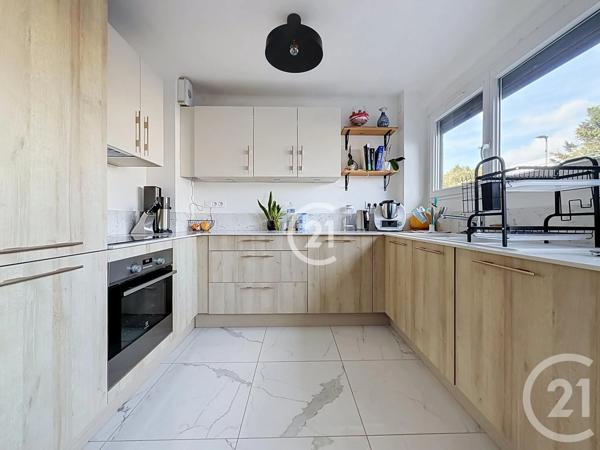 Appartement F3 à vendre  3 pièces - 51,67 m 2   MONTREUIL  - 93
