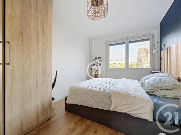 Appartement F3 à vendre  3 pièces - 51,67 m 2   MONTREUIL  - 93