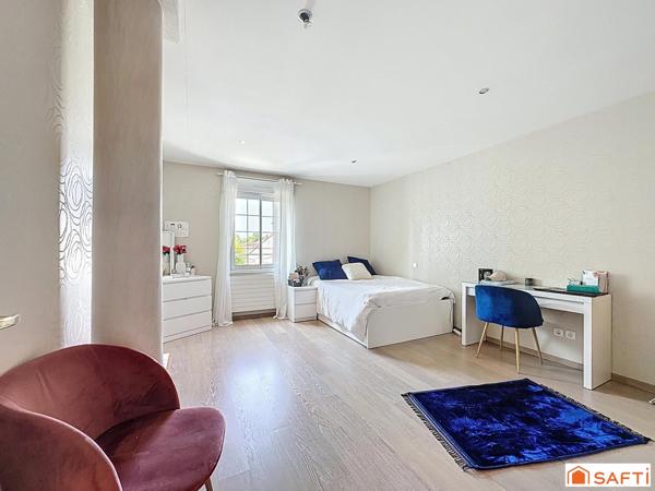 tous commerces, écoles, commmodités, réseau de bus