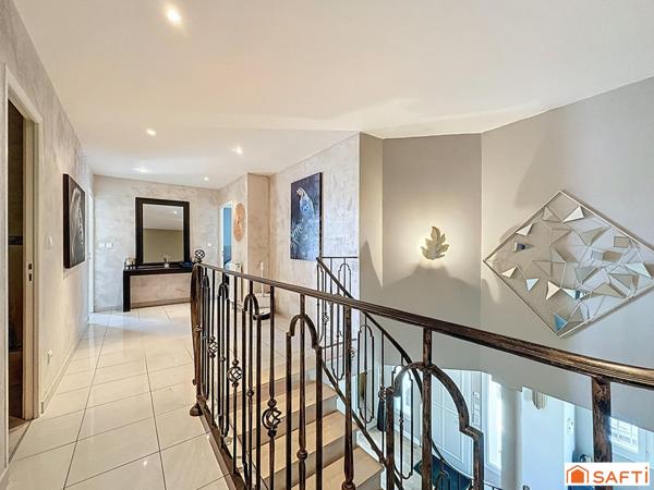 tous commerces, écoles, commmodités, réseau de bus