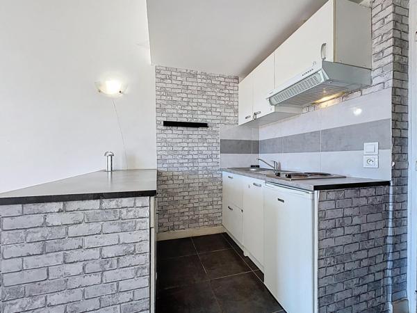 Peymainade : 2 pièces au calme avec 2 stationnements