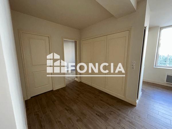 Location Appartement 2 pièces 46.7 m² - 18 RUE DE CHEMONTON Blois 41000