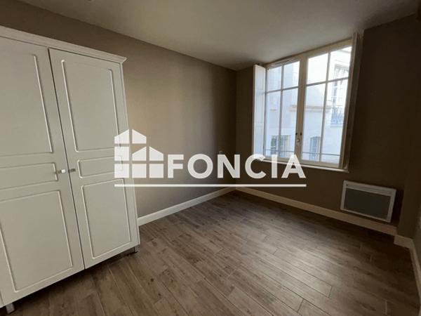 Location Appartement 2 pièces 46.7 m² - 18 RUE DE CHEMONTON Blois 41000