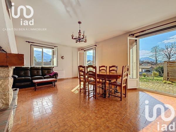 Maison traditionnelle 4 pièces de 97 m² à Perrignier (74550)