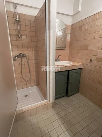 Salernes (83690) Appartement avec garage et cave – Centre du vieux Salernes – À rénover