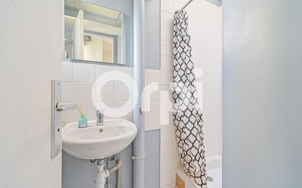 Appartement à vendre    2 pièces • 30 m2 Paris 20