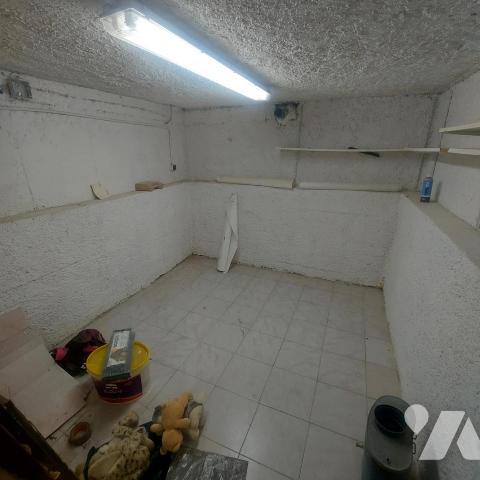 Maison mitoyenne  100m² avec jardin, parking  et piscine privative. 