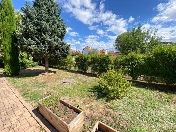 Maison cosy 4 pièces à vendre à Bollwiller, quartier calme- beau jardin avec espace terrasse - garage