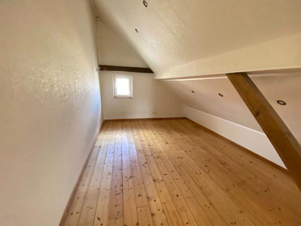 Maison cosy 4 pièces à vendre à Bollwiller, quartier calme- beau jardin avec espace terrasse - garage