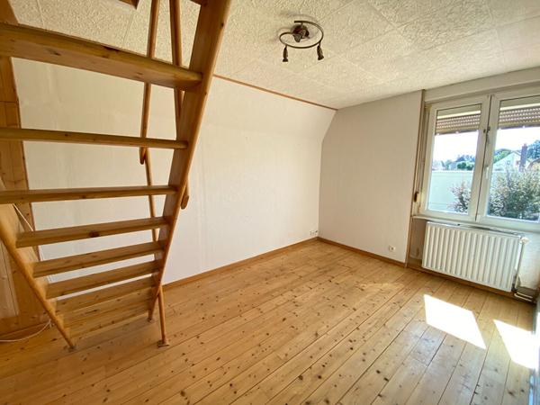 Maison cosy 4 pièces à vendre à Bollwiller, quartier calme- beau jardin avec espace terrasse - garage