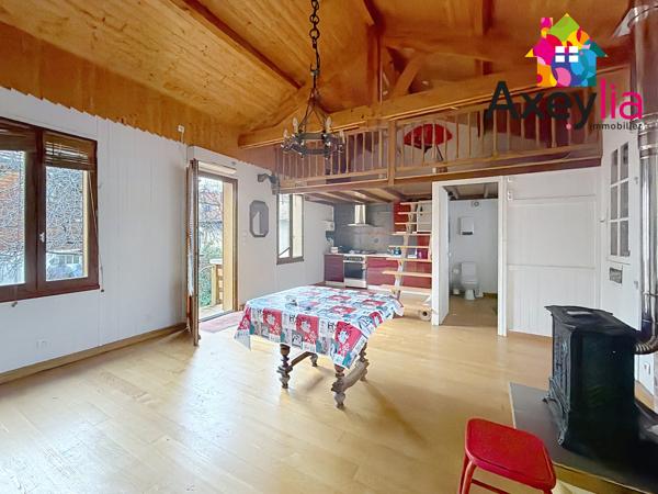 A VENDRE - ROANNE PROCHE CENTRE VILLE - CHALET AVEC JARDIN ET DEUX TERRASSES