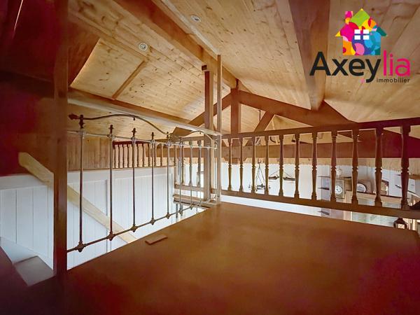 A VENDRE - ROANNE PROCHE CENTRE VILLE - CHALET AVEC JARDIN ET DEUX TERRASSES