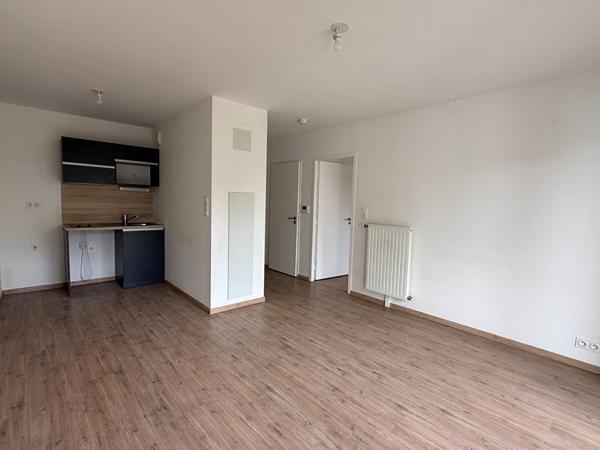 HOPITAL/UNIVERSITE-T2+JARDIN+PARKING