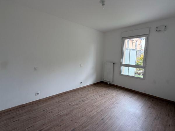 HOPITAL/UNIVERSITE-T2+JARDIN+PARKING