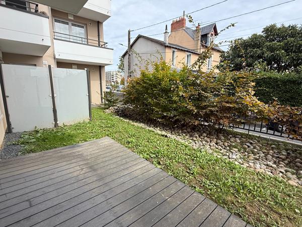 HOPITAL/UNIVERSITE-T2+JARDIN+PARKING