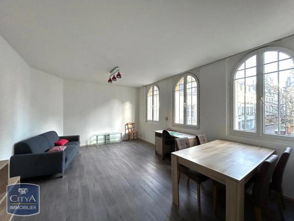 Appartement à louer 2 pièces 49.69m² Saint-Brieuc (22000)