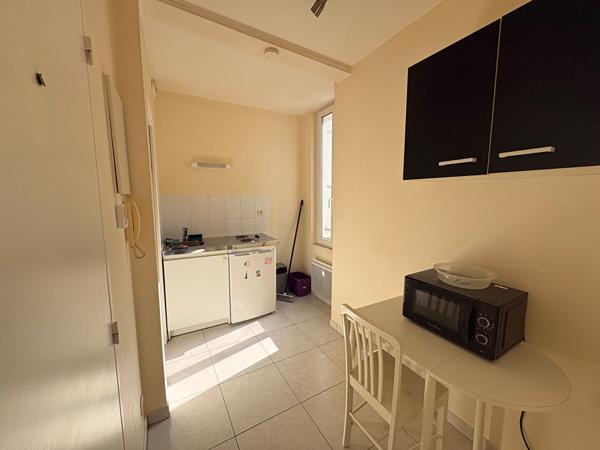 Appartement Laval 1 pièce(s) meublé de 17.81 m2