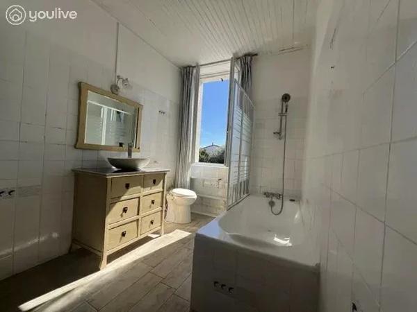 Maison charentaise de caractère – Emplacement privilégié à Meschers-sur-Gironde