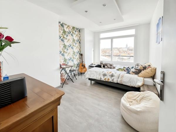 À VENDRE - BOULOGNE-SUR-MER - APPARTEMENT 3 PIÈCES - 2 CHAMBRES - LOGGIA