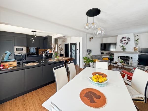 Maison Bedarrides 6 pièce(s) 135 m2