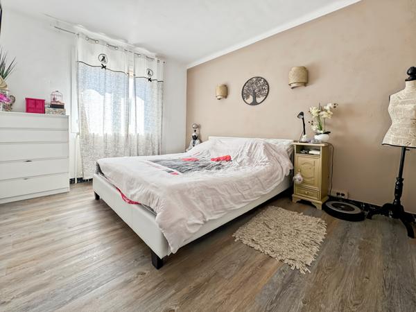 Maison Bedarrides 6 pièce(s) 135 m2