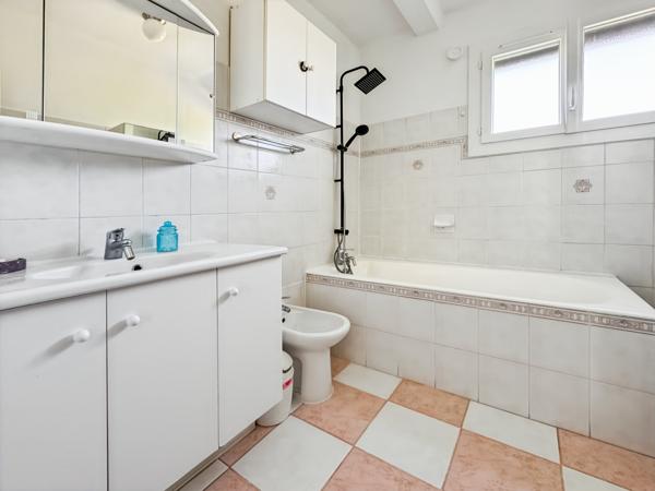 Maison Bedarrides 6 pièce(s) 135 m2