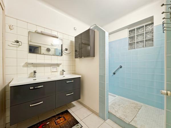 Maison Bedarrides 6 pièce(s) 135 m2