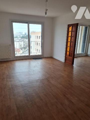 Avenue du Général Patton venez visiter cet appartement lumineux de 78m², situé au 5ème étage , ...