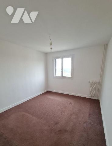 Avenue du Général Patton venez visiter cet appartement lumineux de 78m², situé au 5ème étage , ...