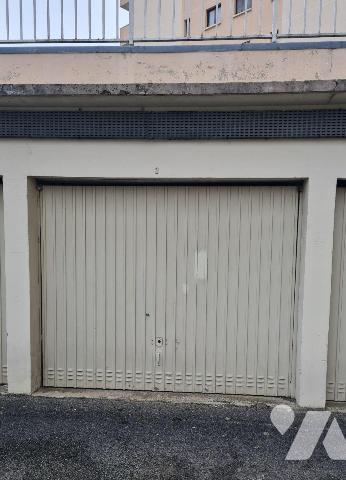Avenue du Général Patton venez visiter cet appartement lumineux de 78m², situé au 5ème étage , ...