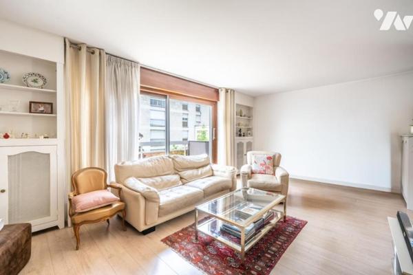 Appartement de 4 pièces- denier étage - balcon - calme - parking