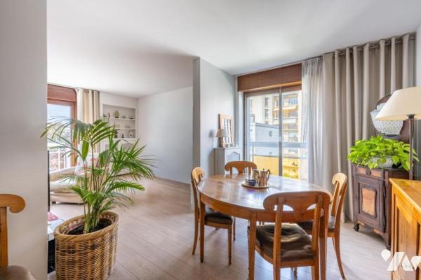 Appartement de 4 pièces- denier étage - balcon - calme - parking
