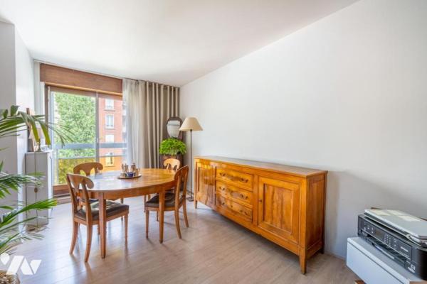 Appartement de 4 pièces- denier étage - balcon - calme - parking