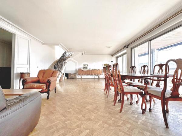 -Superbe Duplex d’Exception dans le Carré d’Or de Marseille-