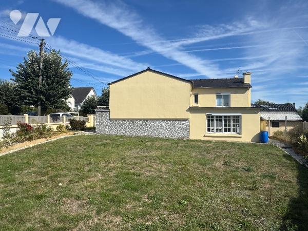 LOUDEAC, maison de 75m² en impasse, dans le centre-ville