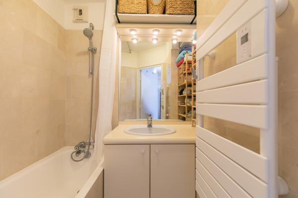 Appartement
         2 pièces
        - 53 m² Exclusivité 553 000 € *