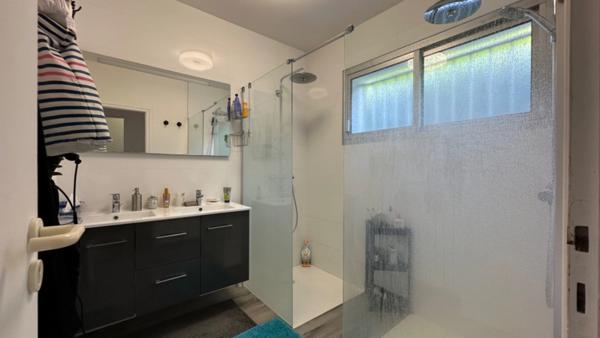 Cap de Bos – Pessac : Une Maison d’Architecte qui invite à l’Art de Vivre