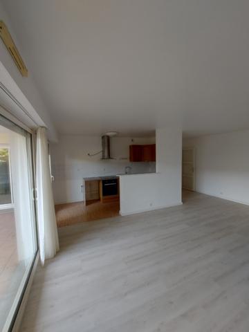 Quartier les Minimes : spacieux T3 avec terrasse et garage boxé