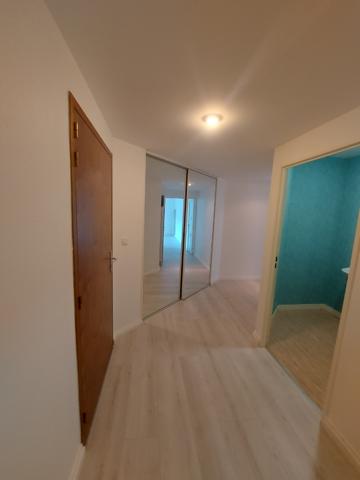 Quartier les Minimes : spacieux T3 avec terrasse et garage boxé