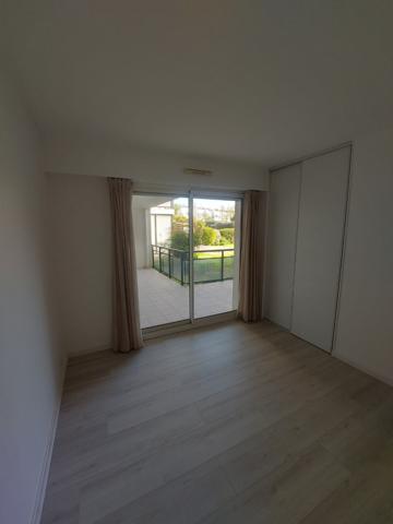 Quartier les Minimes : spacieux T3 avec terrasse et garage boxé