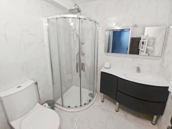 STUDIO AVEC PARKING CENTRE VILLE DE CARQUEIRANNE