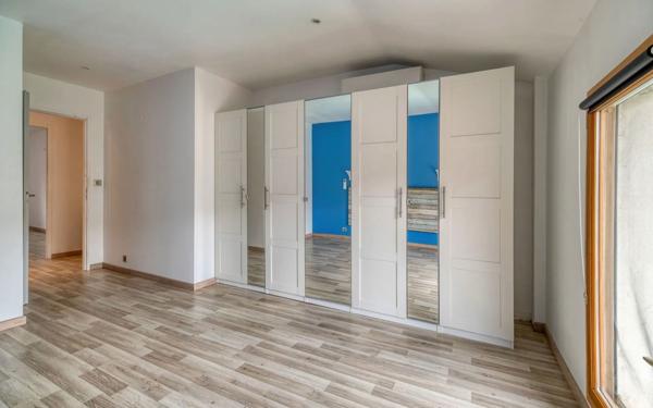 Maison à vendre    3 pièces • 84 m2 Grenade