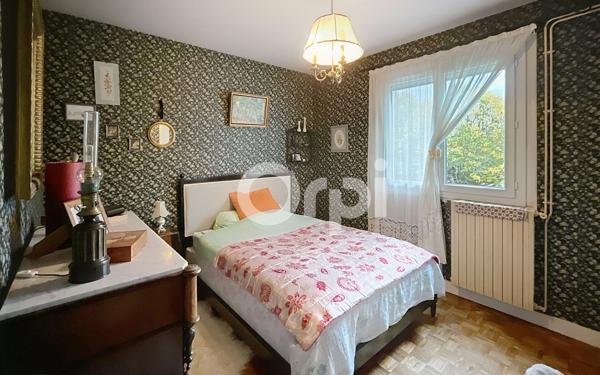 Immeuble à vendre    3 pièces •  Coulounieix-Chamiers