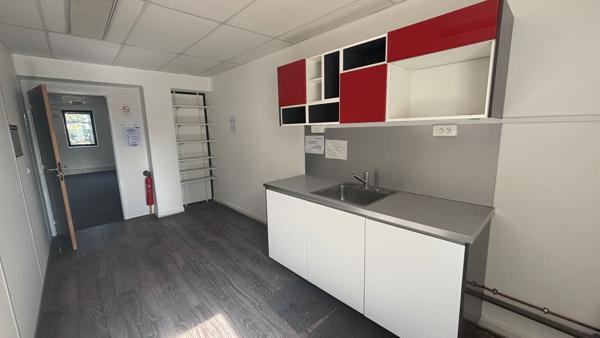 Bureaux fonctionnels à louer à Nanterre - Loyer compétitif