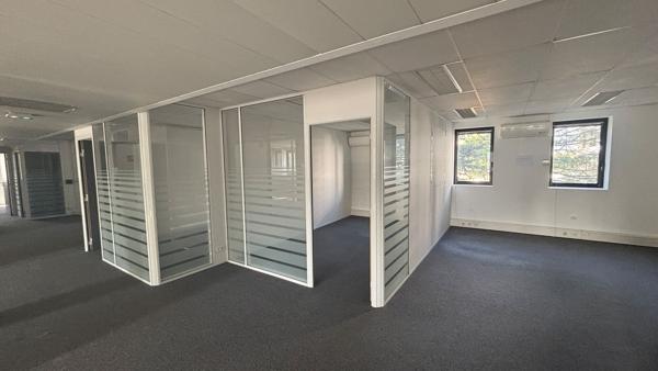 Bureaux fonctionnels à louer à Nanterre - Loyer compétitif