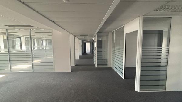 Bureaux fonctionnels à louer à Nanterre - Loyer compétitif