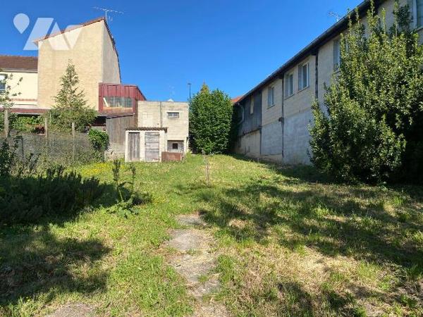 Secteur Avenue Foch, une maison à rénover entièrement d'environ 73 m² sur une parcelle de 773 m...