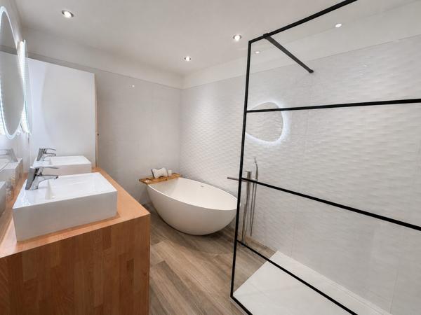 LA ROCHE-SUR-FORON – Grand T3 de 107 m², pièce de vie XXL en hypercentre